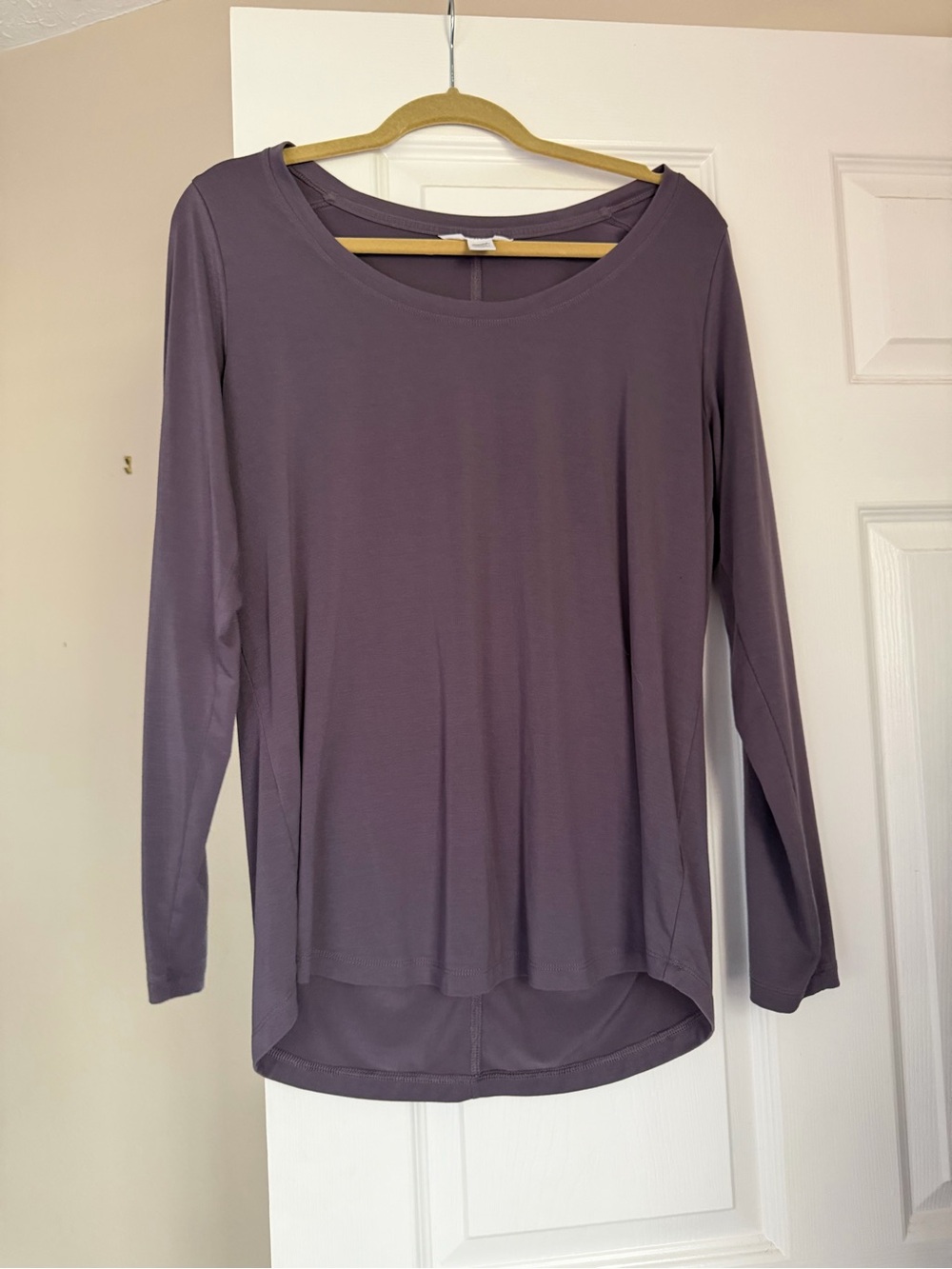Athleta long sleeve top